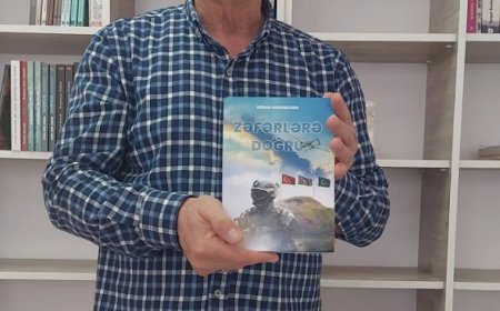 Etibar Həsənzadə’den Hikmet Elitaş’a Anlamlı Kitap Hediyesi